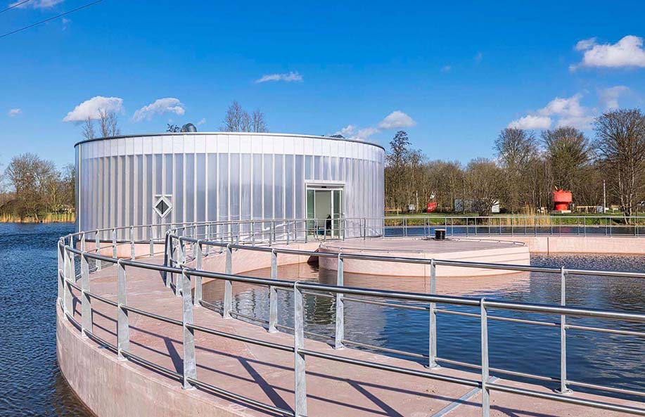 Verkenning van de Aquatische Wereld en Moderne Architectuur in Almere